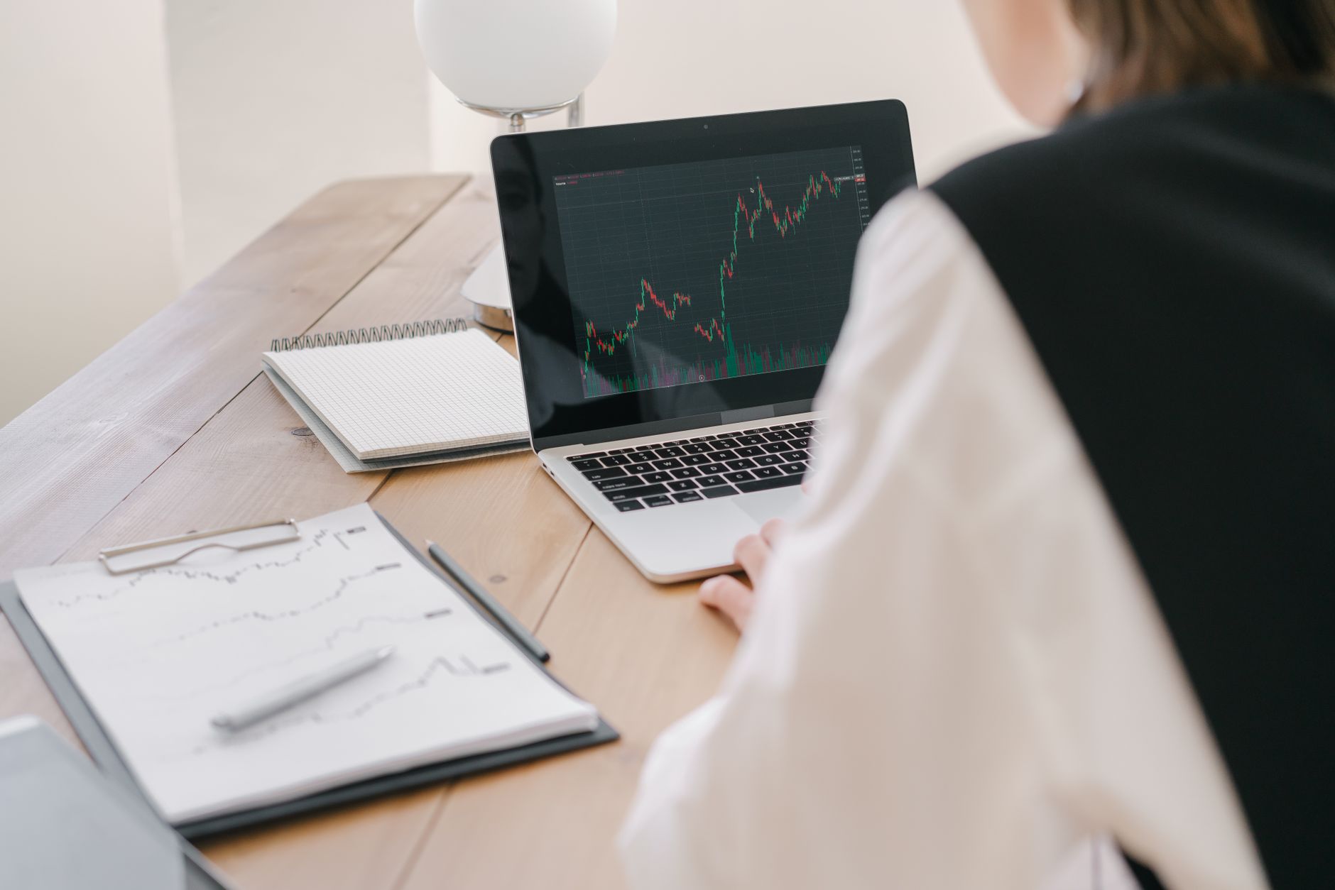 investor analyzing charts