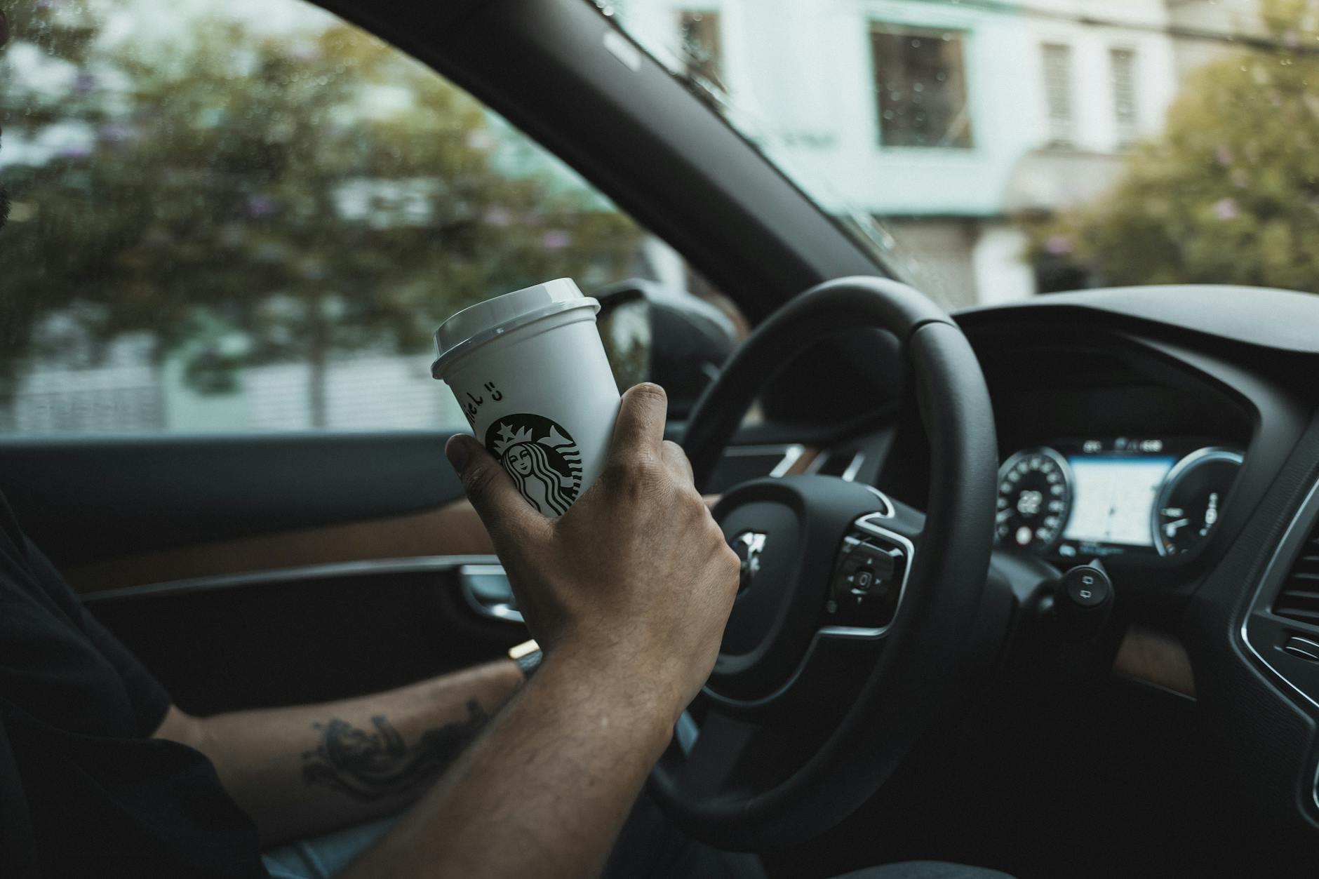 Starbucks Eco Pop-up at Seoul Forest 2026 &mdash; Free Iced Brewed Coffee with Personal Tumbler + Parking Guide - 이용 장면